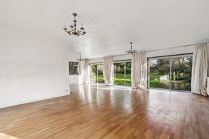 Photo 8- click for photo gallery